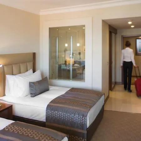 Mövenpick Hotel İzmir