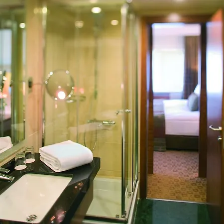 Mövenpick Hotel 5*