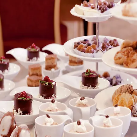 Mövenpick Hotel 5*