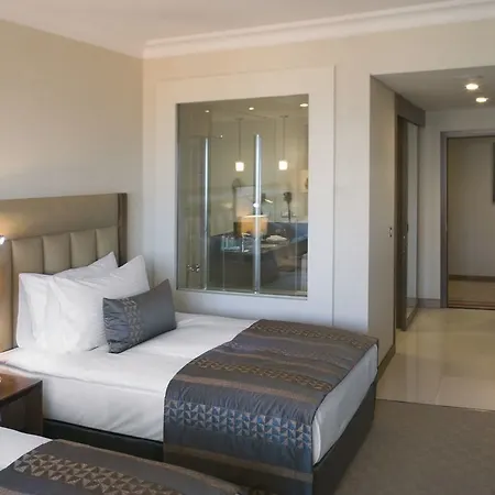 Mövenpick 5* İzmir