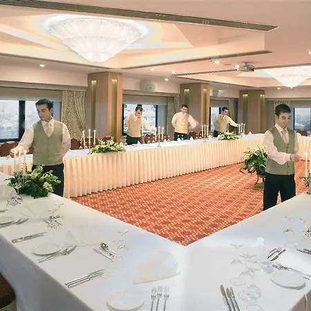 Hotel Mövenpick 5*