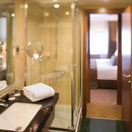 Moevenpick Hotel 5*