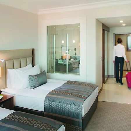 Mövenpick 5* İzmir