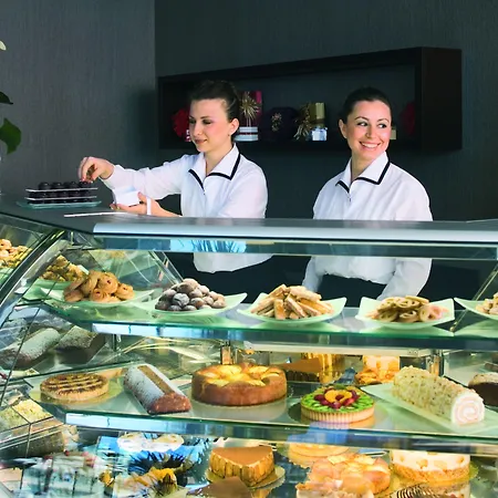 Mövenpick Otel