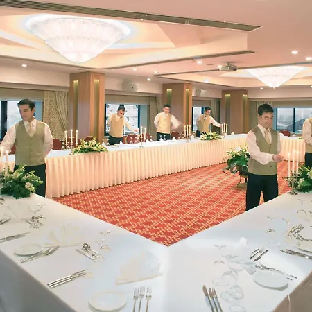 Otel Mövenpick 5*