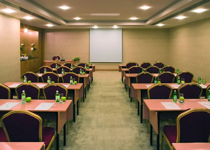 موڤنبيك فندق 5*