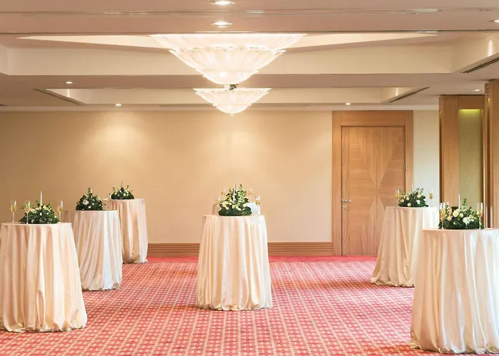 موڤنبيك فندق 5*